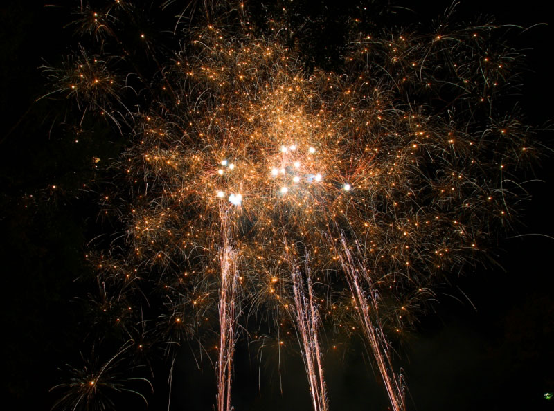 Lichtmalerei anlässlich eines Silvesterfeuerwerks in Kaiserslautern